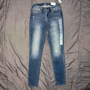 NWT: Old navy rockstar jeans